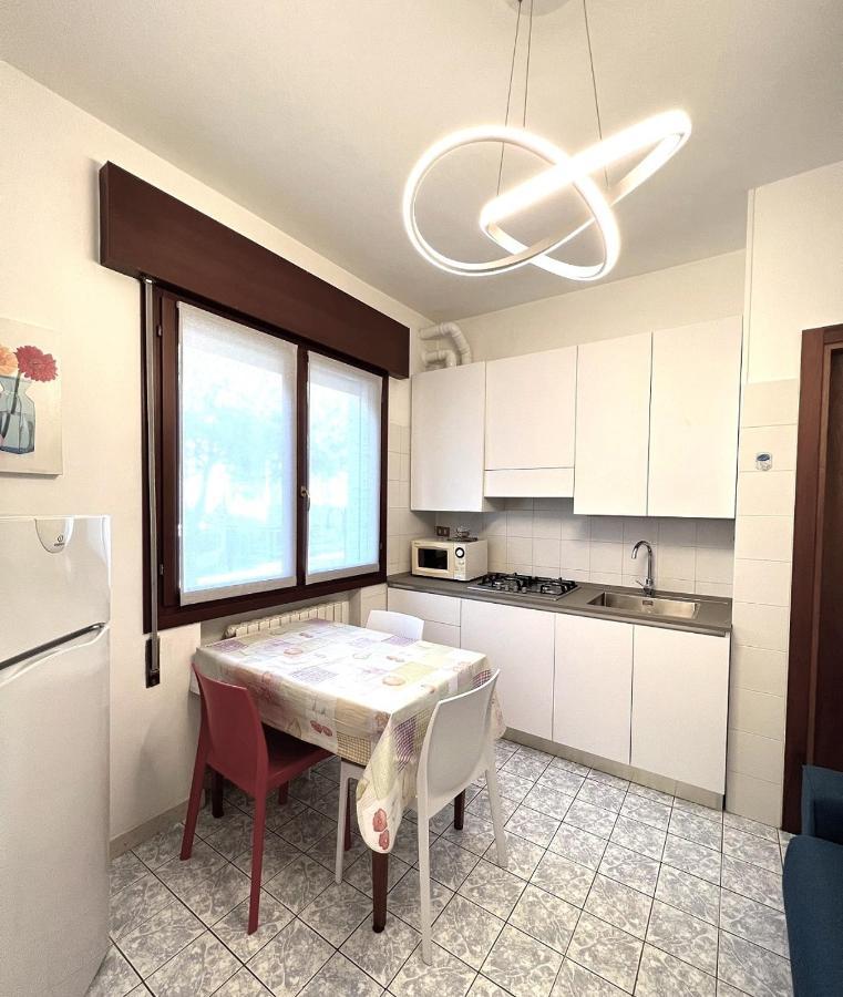Zzznon Attivo Ex Dl5 E Dl6 Lägenhet Lido di Jesolo Exteriör bild