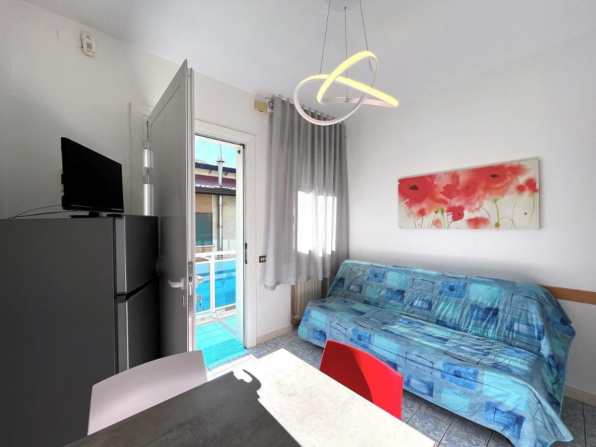 Zzznon Attivo Ex Dl5 E Dl6 Lägenhet Lido di Jesolo Exteriör bild